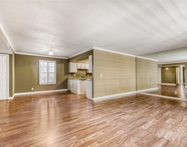 3173 Pinehurst Drive - Photo Thumbnail 9