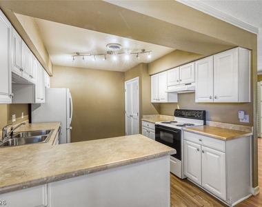3173 Pinehurst Drive - Photo Thumbnail 21