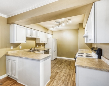 3173 Pinehurst Drive - Photo Thumbnail 22