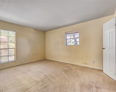 3173 Pinehurst Drive - Photo Thumbnail 12