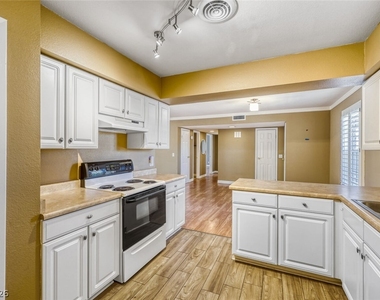 3173 Pinehurst Drive - Photo Thumbnail 24