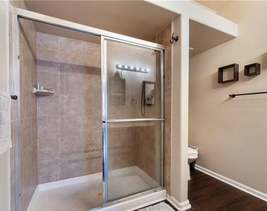 6704 Dorita Avenue - Photo Thumbnail 12