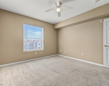 6955 Durango Drive - Photo Thumbnail 17