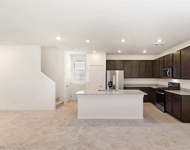 3744 Frattina Avenue - Photo Thumbnail 5