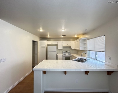 1517 Cross Country Street - Photo Thumbnail 5