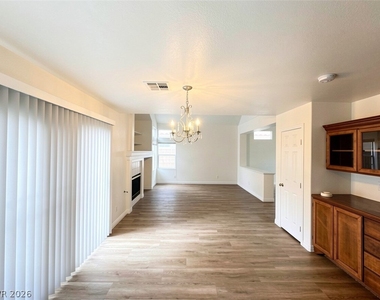 1517 Cross Country Street - Photo Thumbnail 4