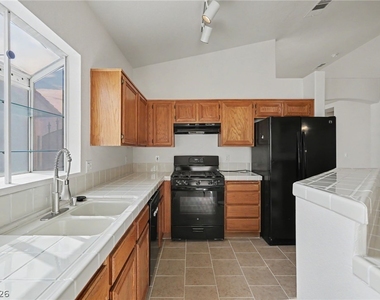 2054 Cardigan Avenue - Photo Thumbnail 20
