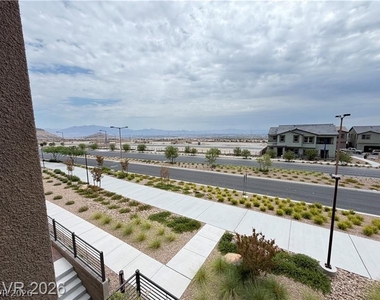 1741 N Desert Foothills Drive - Photo Thumbnail 39