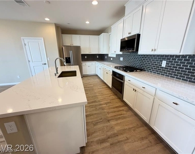 1741 N Desert Foothills Drive - Photo Thumbnail 13