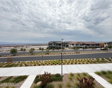1741 N Desert Foothills Drive - Photo Thumbnail 38