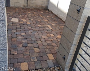 1741 N Desert Foothills Drive - Photo Thumbnail 30