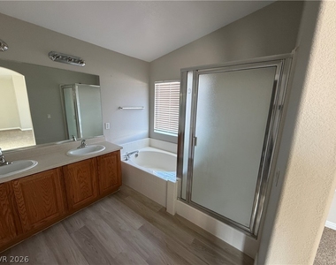 8884 Sparkling Creek Avenue - Photo Thumbnail 10