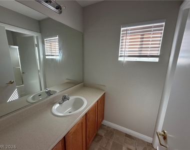 8884 Sparkling Creek Avenue - Photo Thumbnail 12