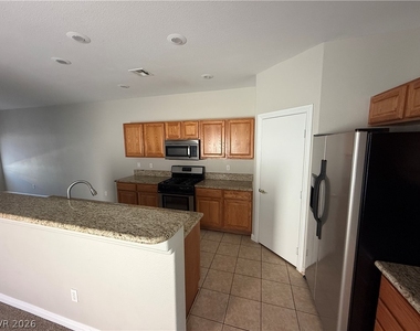 8884 Sparkling Creek Avenue - Photo Thumbnail 5