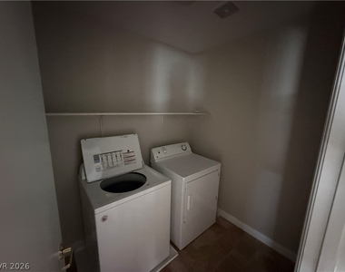 8884 Sparkling Creek Avenue - Photo Thumbnail 15