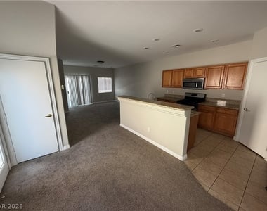 8884 Sparkling Creek Avenue - Photo Thumbnail 4