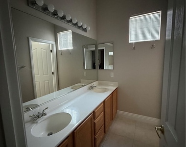 10027 Flokton Avenue - Photo Thumbnail 7