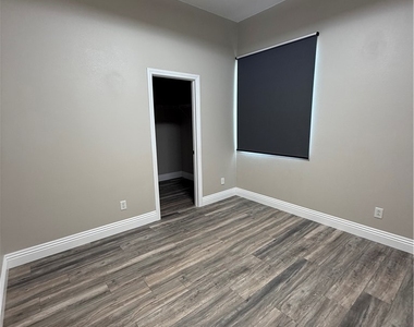 10027 Flokton Avenue - Photo Thumbnail 9