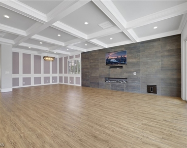 1629 Saintsbury Drive - Photo Thumbnail 23