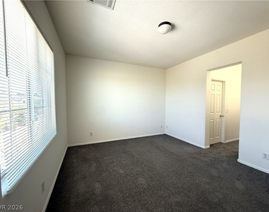 10143 Pleasant Village Place - Photo Thumbnail 8