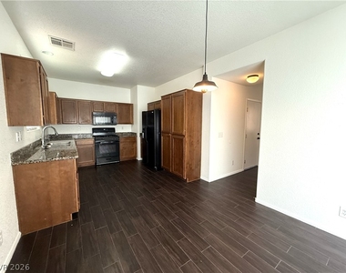 10143 Pleasant Village Place - Photo Thumbnail 6