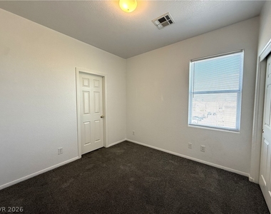 10143 Pleasant Village Place - Photo Thumbnail 16