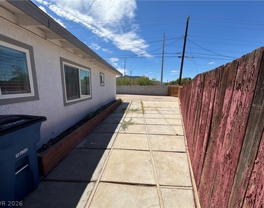 150 Metropolitan Drive - Photo Thumbnail 15