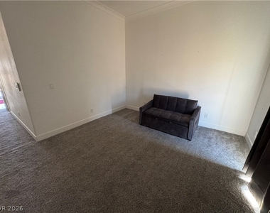 150 Metropolitan Drive - Photo Thumbnail 7