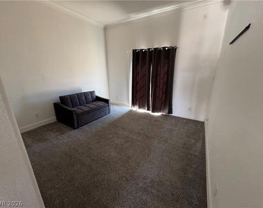 150 Metropolitan Drive - Photo Thumbnail 8