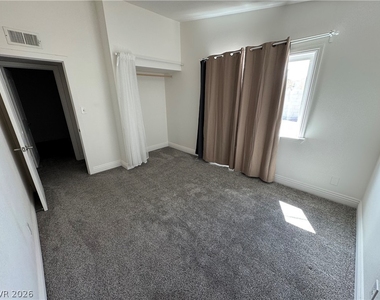 150 Metropolitan Drive - Photo Thumbnail 10
