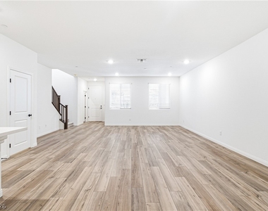 12560 Kings Creek Place - Photo Thumbnail 7