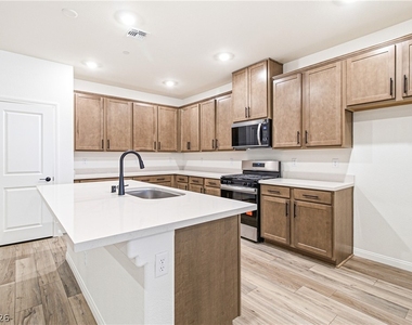 12560 Kings Creek Place - Photo Thumbnail 8