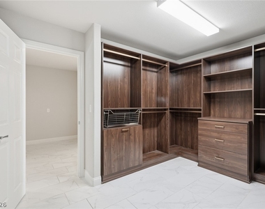5891 Rockway Glen Avenue - Photo Thumbnail 20