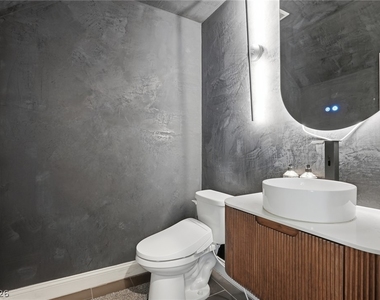 5891 Rockway Glen Avenue - Photo Thumbnail 12
