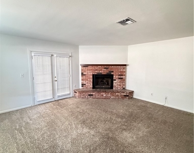 1404 Santa Margarita Street - Photo Thumbnail 2