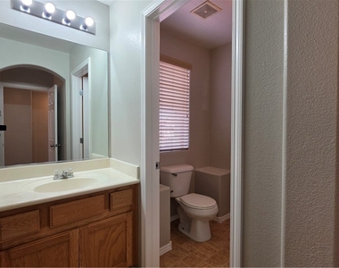 5769 Old Colony Drive - Photo Thumbnail 18