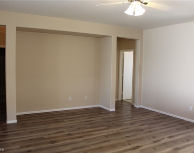 10952 Harvest Hill Lane - Photo Thumbnail 5