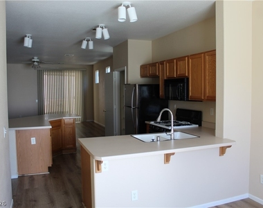 10952 Harvest Hill Lane - Photo Thumbnail 3