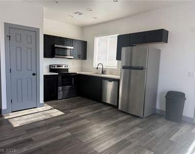 388 Erin Street - Photo Thumbnail 2