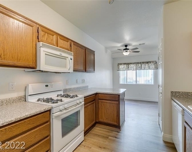 475 Lost Eagle Way - Photo Thumbnail 2