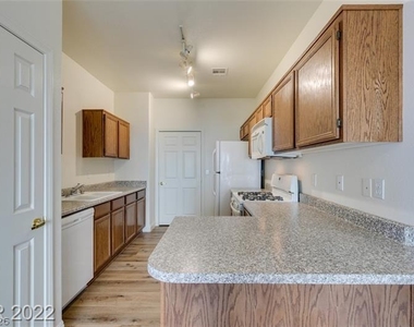 475 Lost Eagle Way - Photo Thumbnail 20