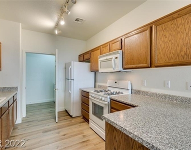 475 Lost Eagle Way - Photo Thumbnail 3