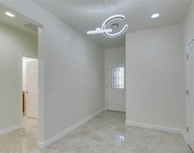 2659 Lochleven Way - Photo Thumbnail 3