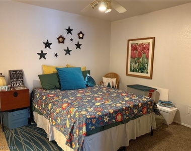 700 Capri Drive - Photo Thumbnail 13