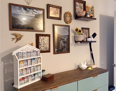 700 Capri Drive - Photo Thumbnail 10