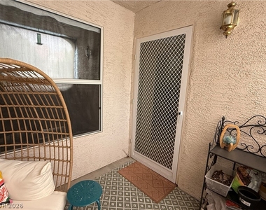 700 Capri Drive - Photo Thumbnail 18