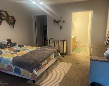 700 Capri Drive - Photo Thumbnail 9