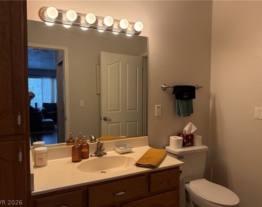 700 Capri Drive - Photo Thumbnail 15