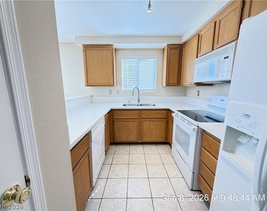6875 Tamarus Street - Photo Thumbnail 7