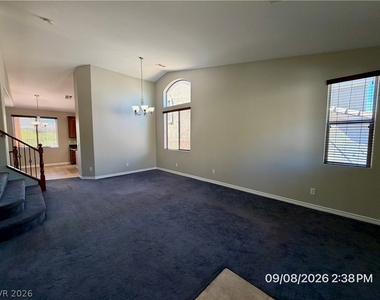 2721 Auchmull Street - Photo Thumbnail 3